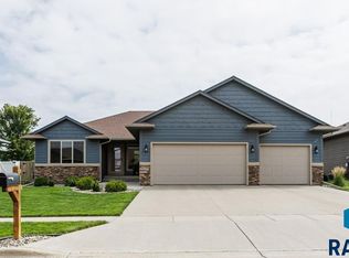 6329 S Badlands Ct, Sioux Falls, SD 57108