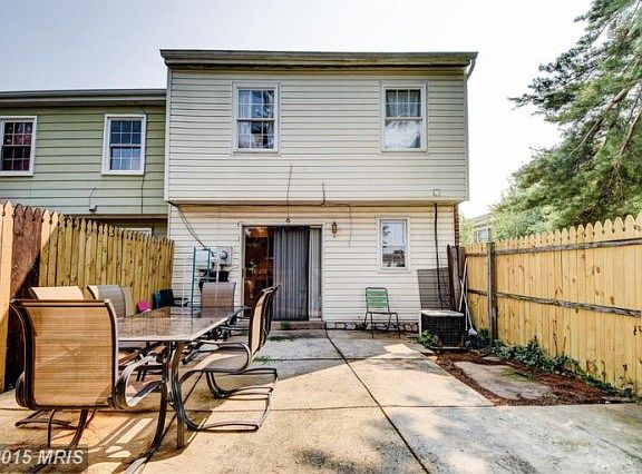 3rd image of 8850 Oak Hollow Ct