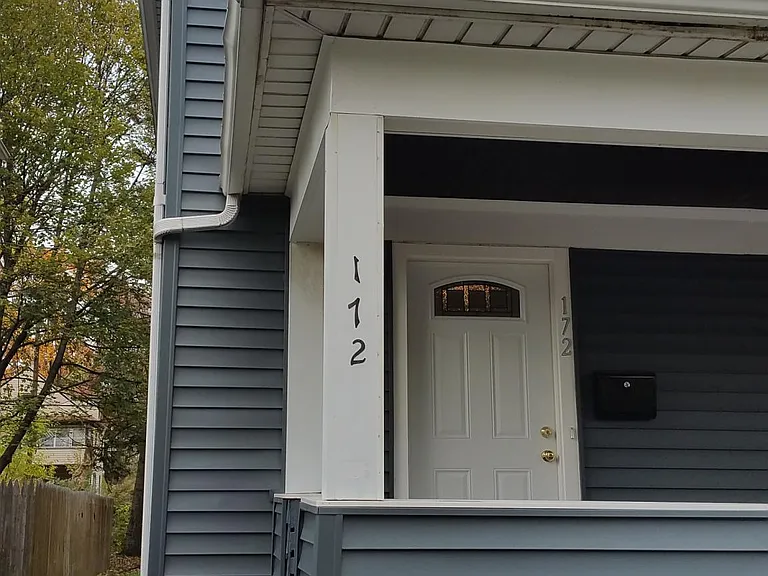172 Cedarwood Ter — Photo 2