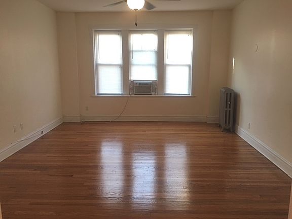 3rd image of 207 Washington Blvd