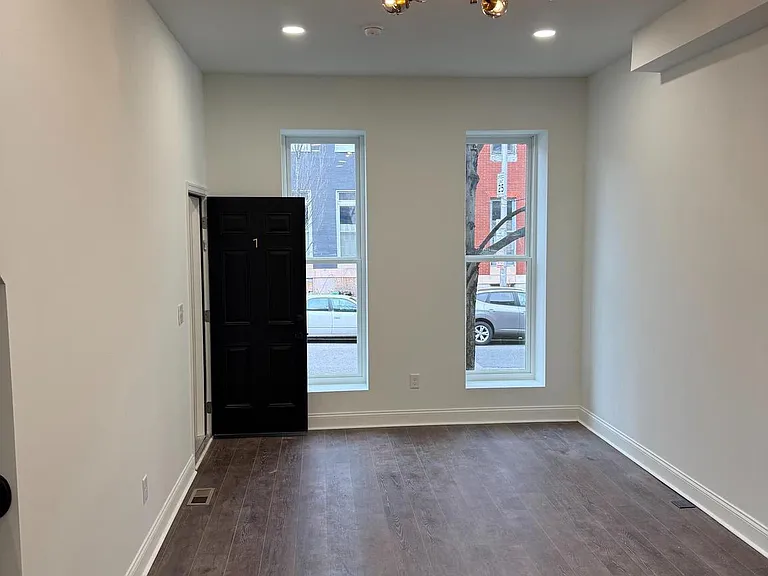 2028 Druid Hill Ave #1 — Photo 3