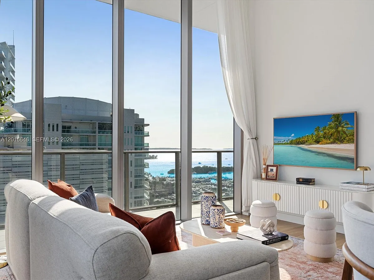 Building Photo - 2655 S Bayshore Dr #1710