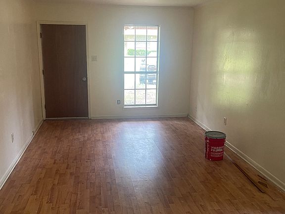 2nd image of 7705 Babylon Cir