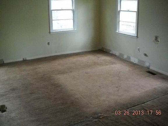 3rd image of 733 California Ave