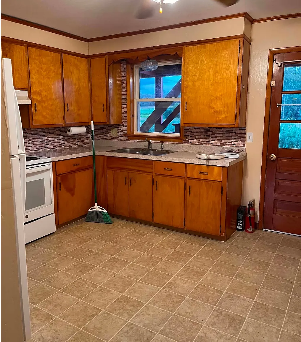227 Saint Albans Rd — Photo 4