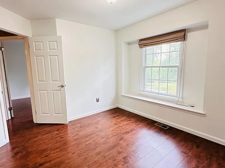 222 Long Meadow Rd — Photo 20