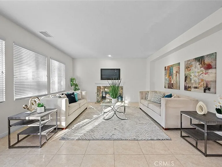 9 Preston — Photo 3