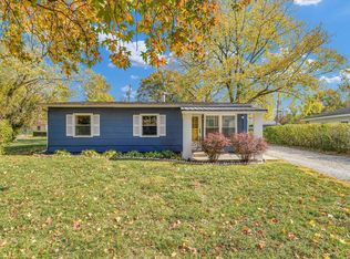 2015 Greendale Dr, Champaign, IL 61821