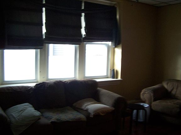 4th image of 1654 Highland Ave