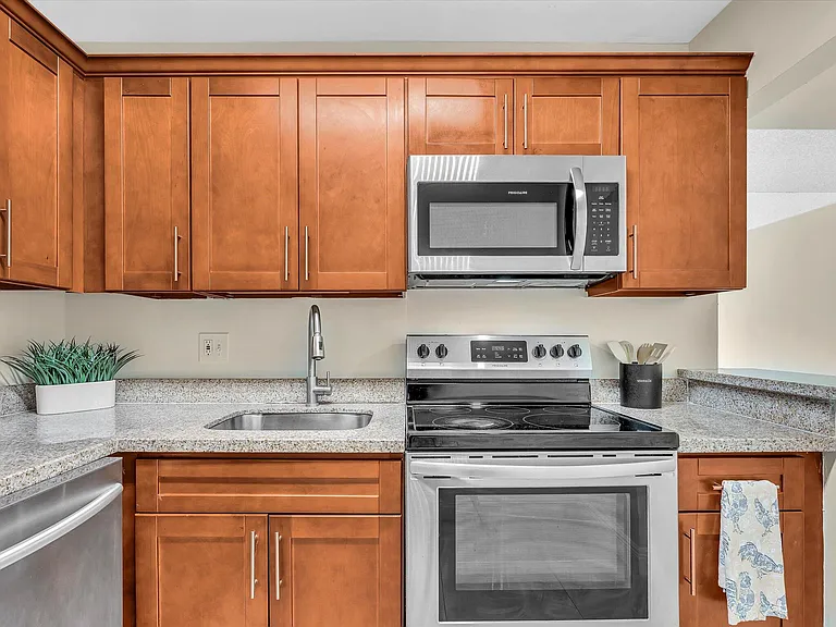 470 NW 20th St #3020 — Photo 1