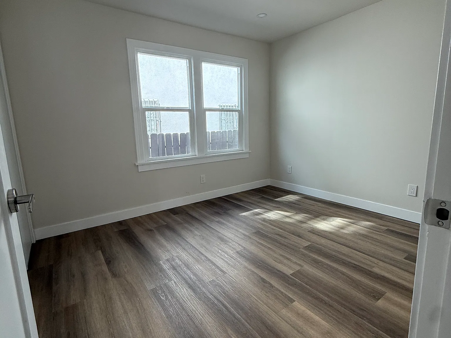 5023 Elmwood Ave — Photo 3