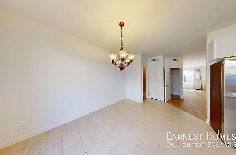 18347 Saticoy St #31 — Photo 6