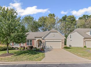 1096 Cookhill Cir, Akron, OH 44312