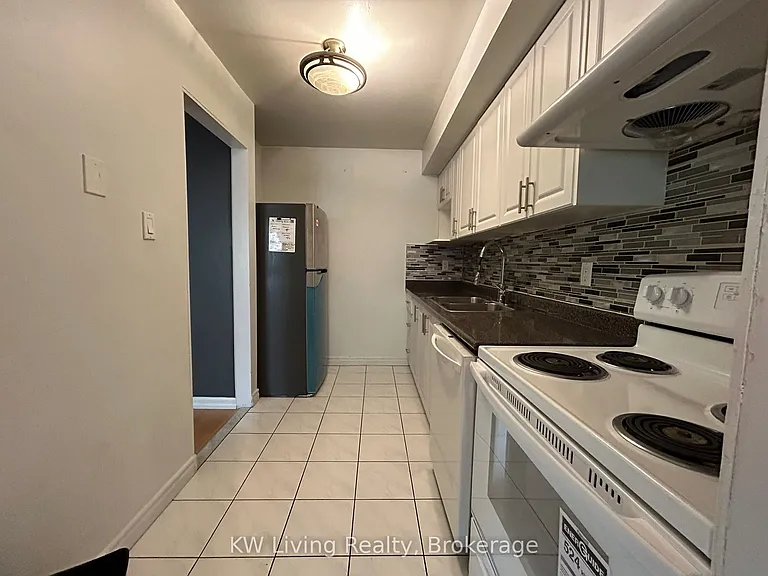 22 Bracken Fernway — Photo 8