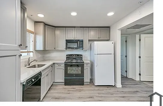2 bed, 700 sqft, $2,600 — Photo 4