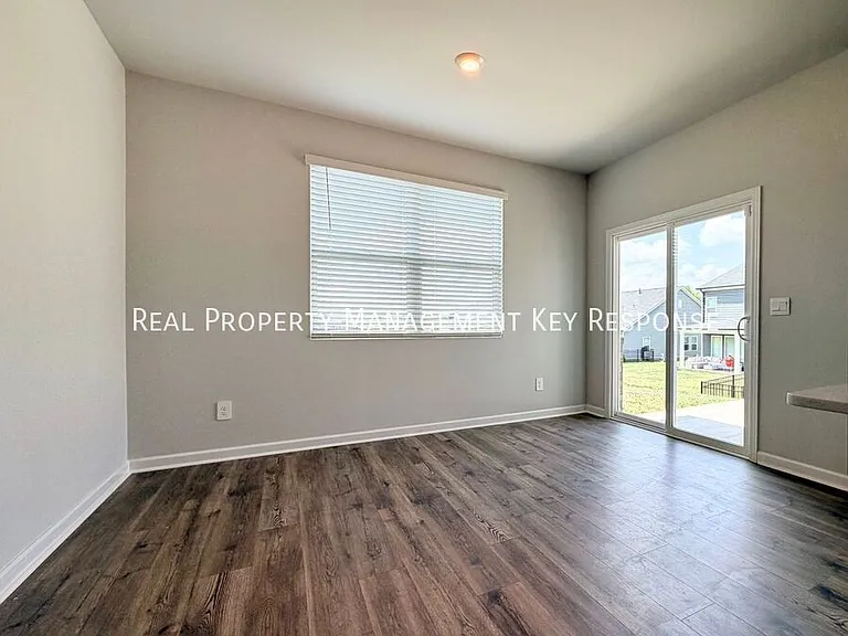 1004 Midpoint Ln — Photo 5