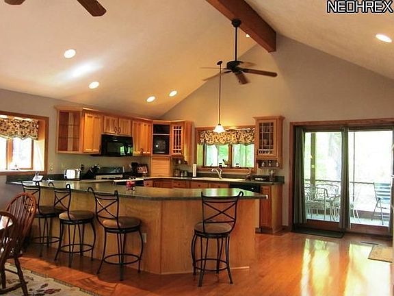2nd image of 29224 Armadale Ave