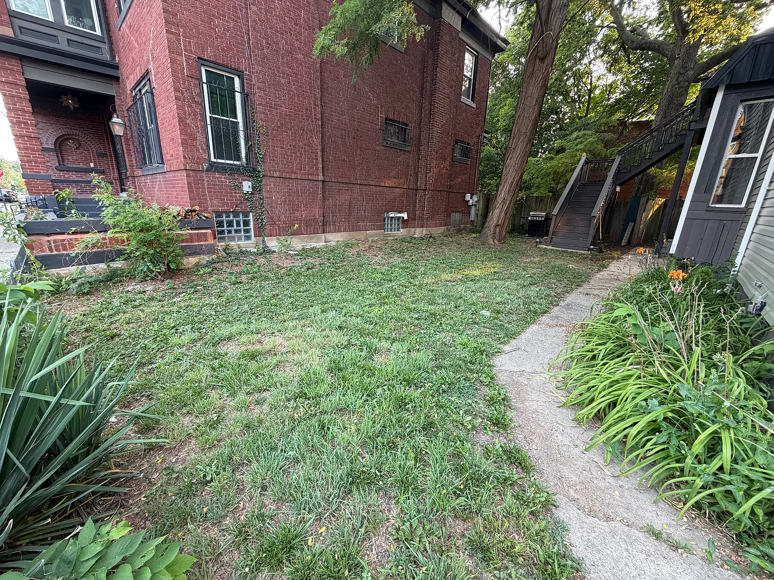 47-49 S Monroe — Photo 4