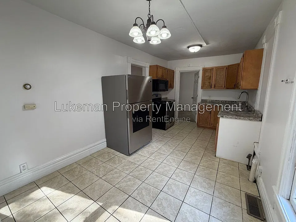 416 Douglas Ave #1