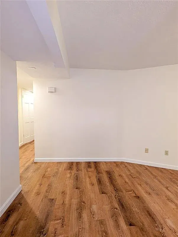 170 Highland Ave — Photo 3