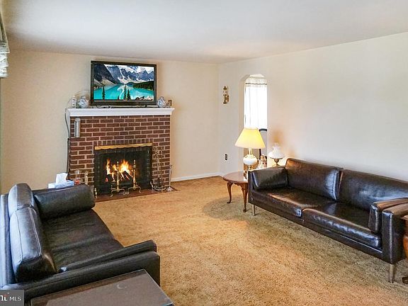 4th image of 106 Fellowship Rd
