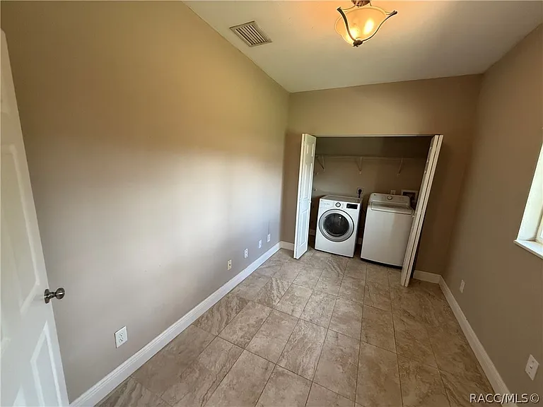 3047 W Kirkwood Pl — Photo 25