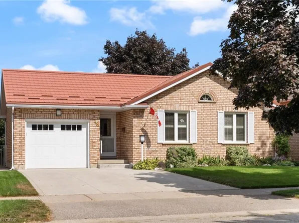 48 Olivetree Rd, Brantford, ON N3R 7X2