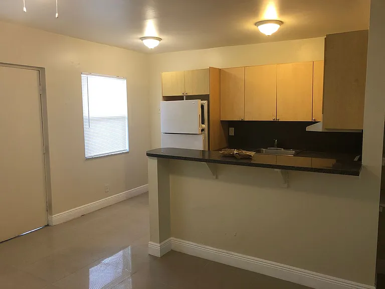 101 NE 41st St #G115 — Photo 5