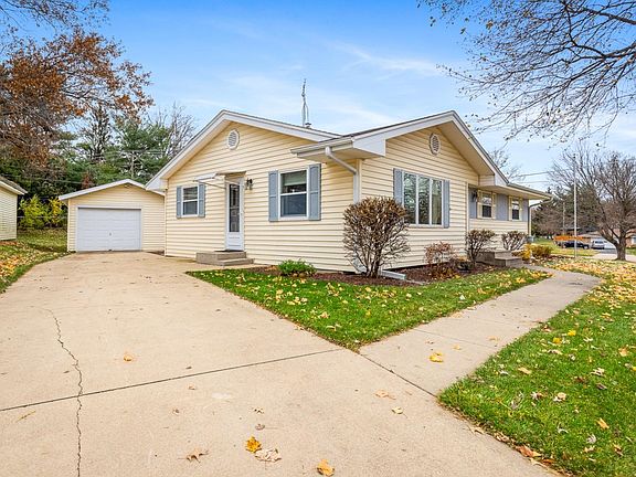 2nd image of 4901 Carol Ct