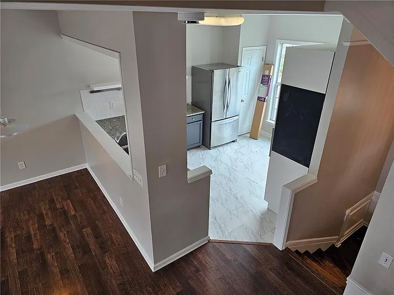 1021 Thornborough Dr — Photo 11