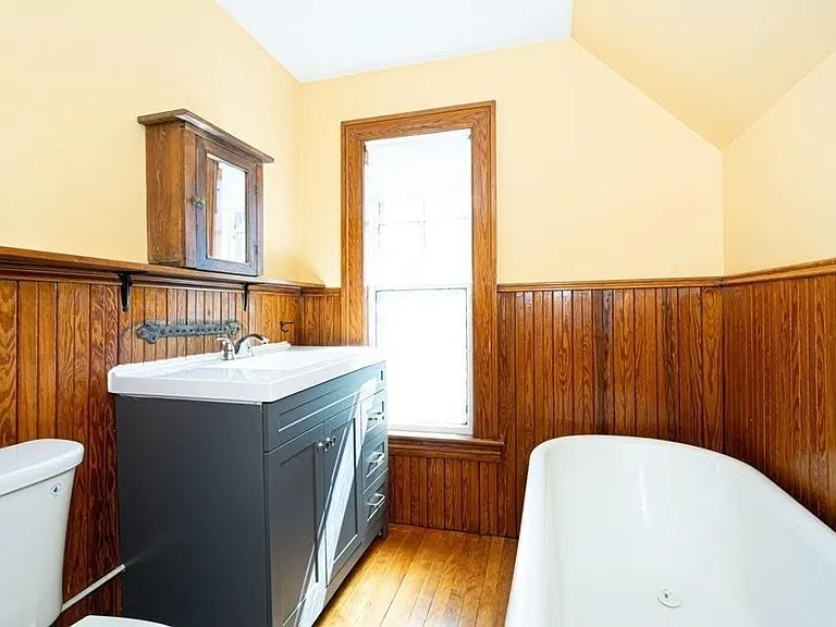 39 May St #2 — Photo 11