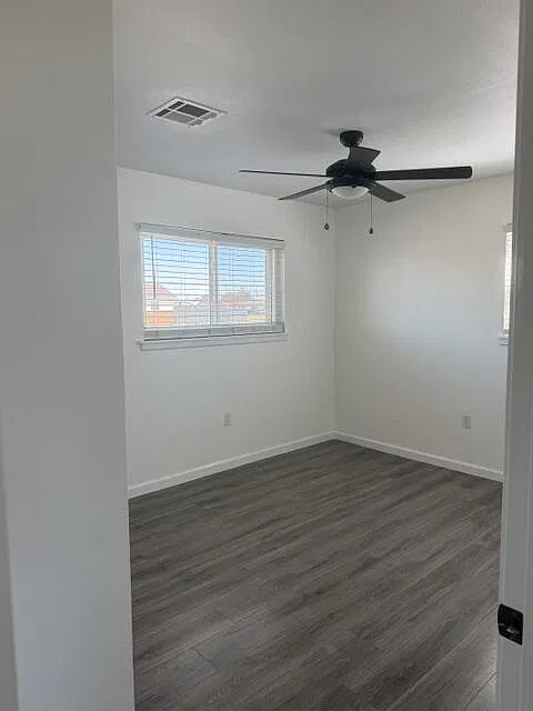 3 bed, 1.0 bath, 960 sqft, $1,950 — Photo 2