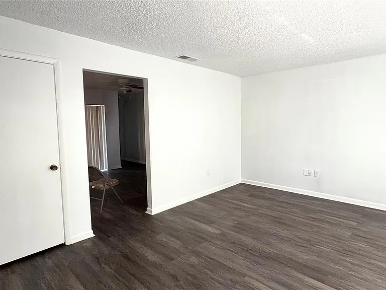 2262 Menomonee Ct — Photo 4