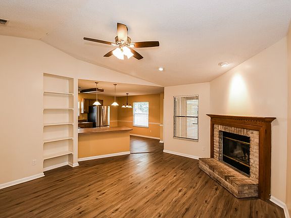 3rd image of 10891 Krugerrand Ln