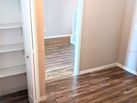 3rd image of 1407 Lyonshire Dr
