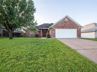 5305 Winchester Dr, Bryan, TX 77802