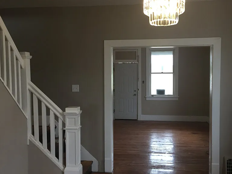 335 Pennsylvania Ave — Photo 3