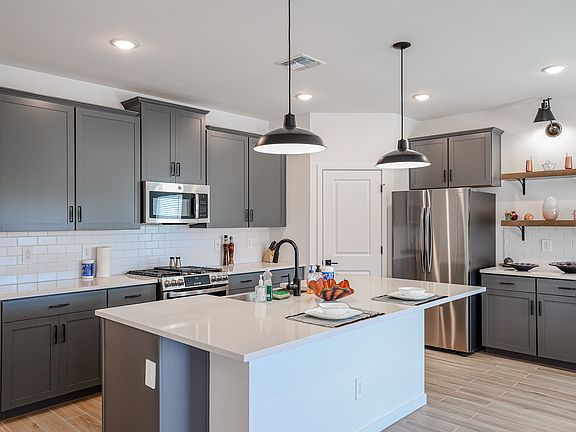 5th image of 8617 W Lane Ave