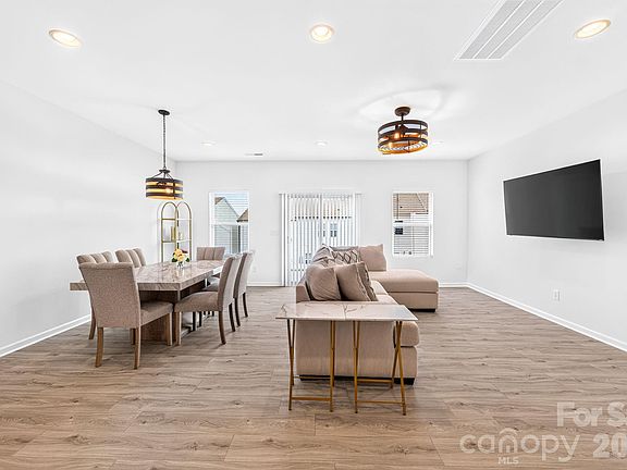 4th image of 11012 Pagebrook Ln