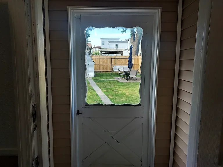 729 Elizabeth St — Photo 17