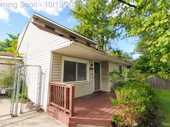 20745 Wakedon St, Southfield, MI 48033