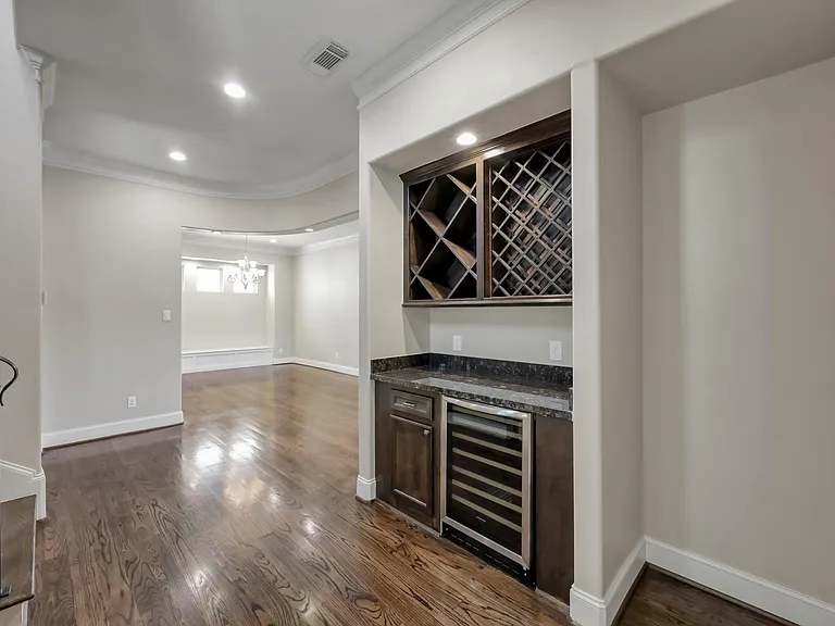 2101 Elmen St — Photo 11