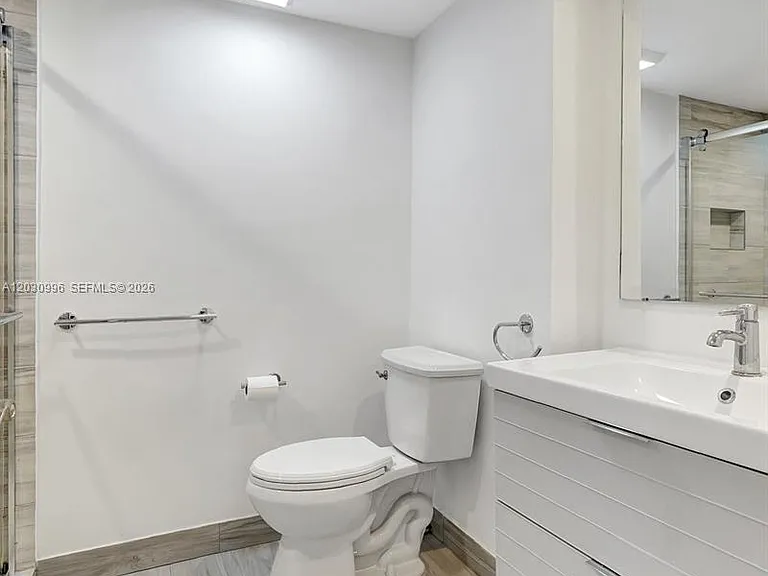 1000 Island Blvd #707 — Photo 39