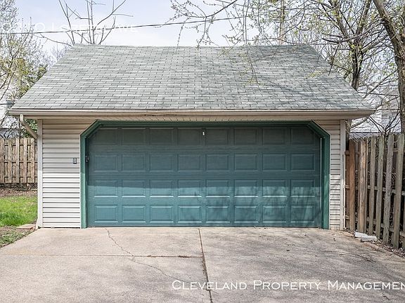 3rd image of 10310 Loretta Ave
