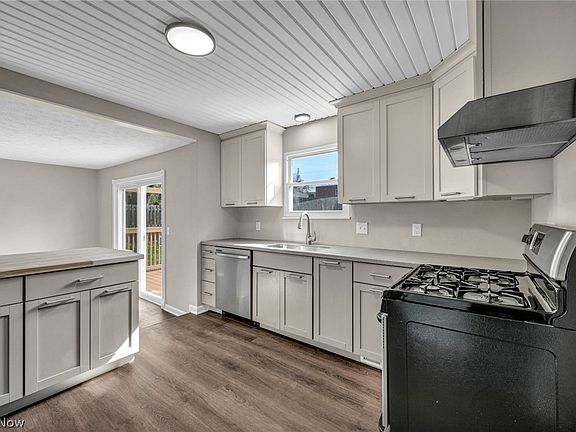 4th image of 2427 Haverhill Rd