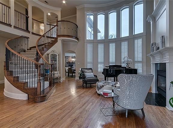 5th image of 702 Kent Ct
