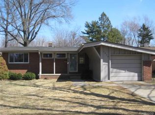 1040 Norwich Rd, Troy, MI 48084