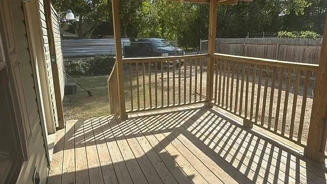 3 bed, 2.0 bath, 1392 sqft, $1,500 — Photo 2