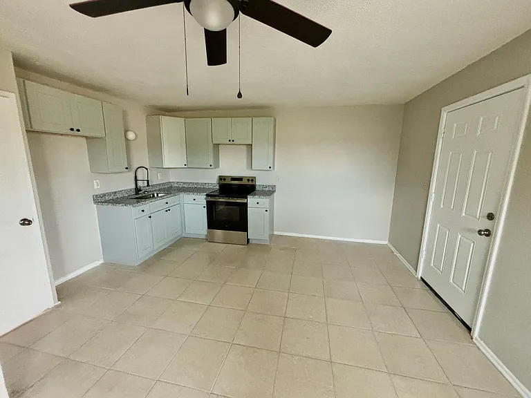 4024 N Scenic Hwy #1 — Photo 1