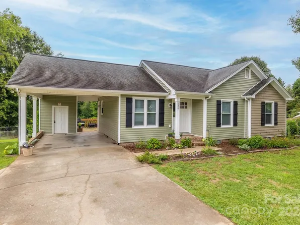 538 Heritage Farm Rd, Hickory, NC 28601